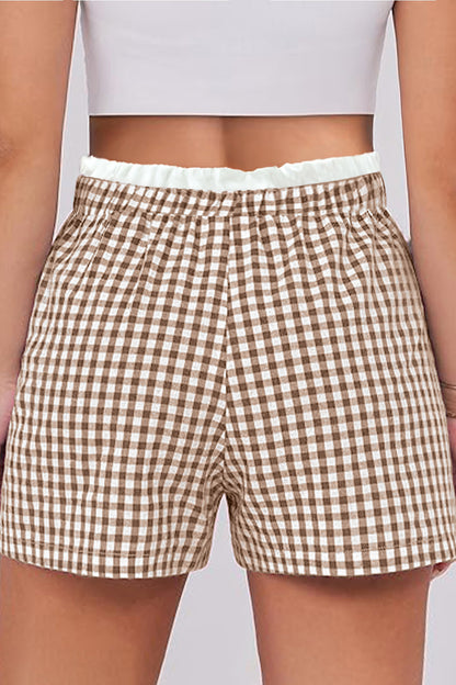 Pantalones cortos de talla grande con estampado de cuadros y ribete en contraste caqui