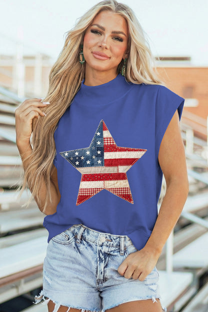 Top de cuello alto con estampado de estrella patriótica y falso patchwork en azul cielo