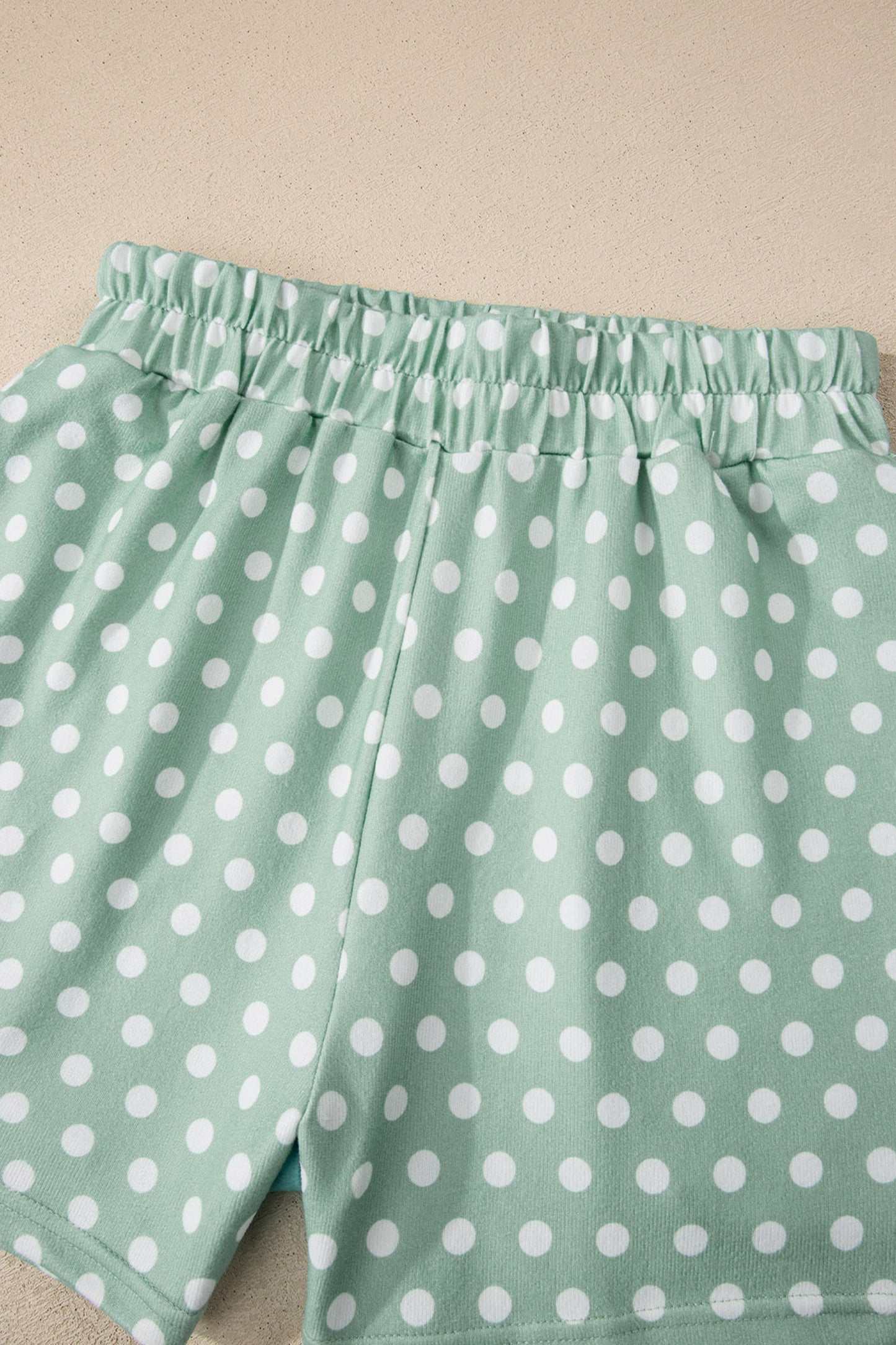 Conjunto corto estampado de lunares verdes