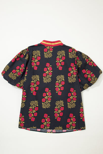 Blusa de algodón con estampado floral y ribete a rayas Ricrac de talla grande en color negro y manga corta