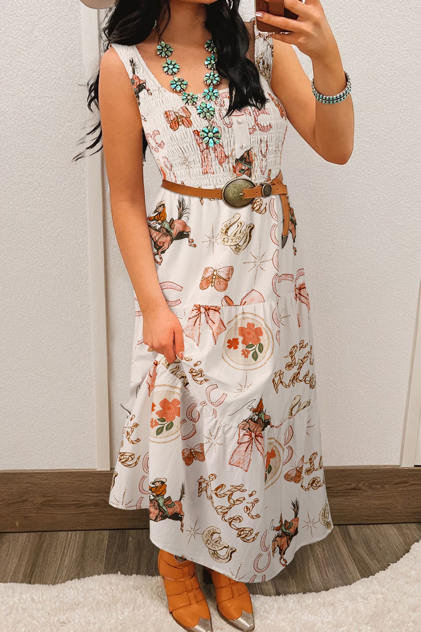 Vestido midi sin mangas con cuello de pico y estampado de herraduras del Oeste en blanco