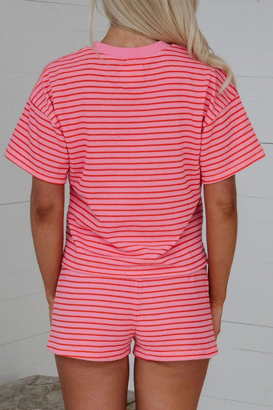 Conjunto de camiseta de punto con abertura lateral Rose Stripe y shorts con cordón