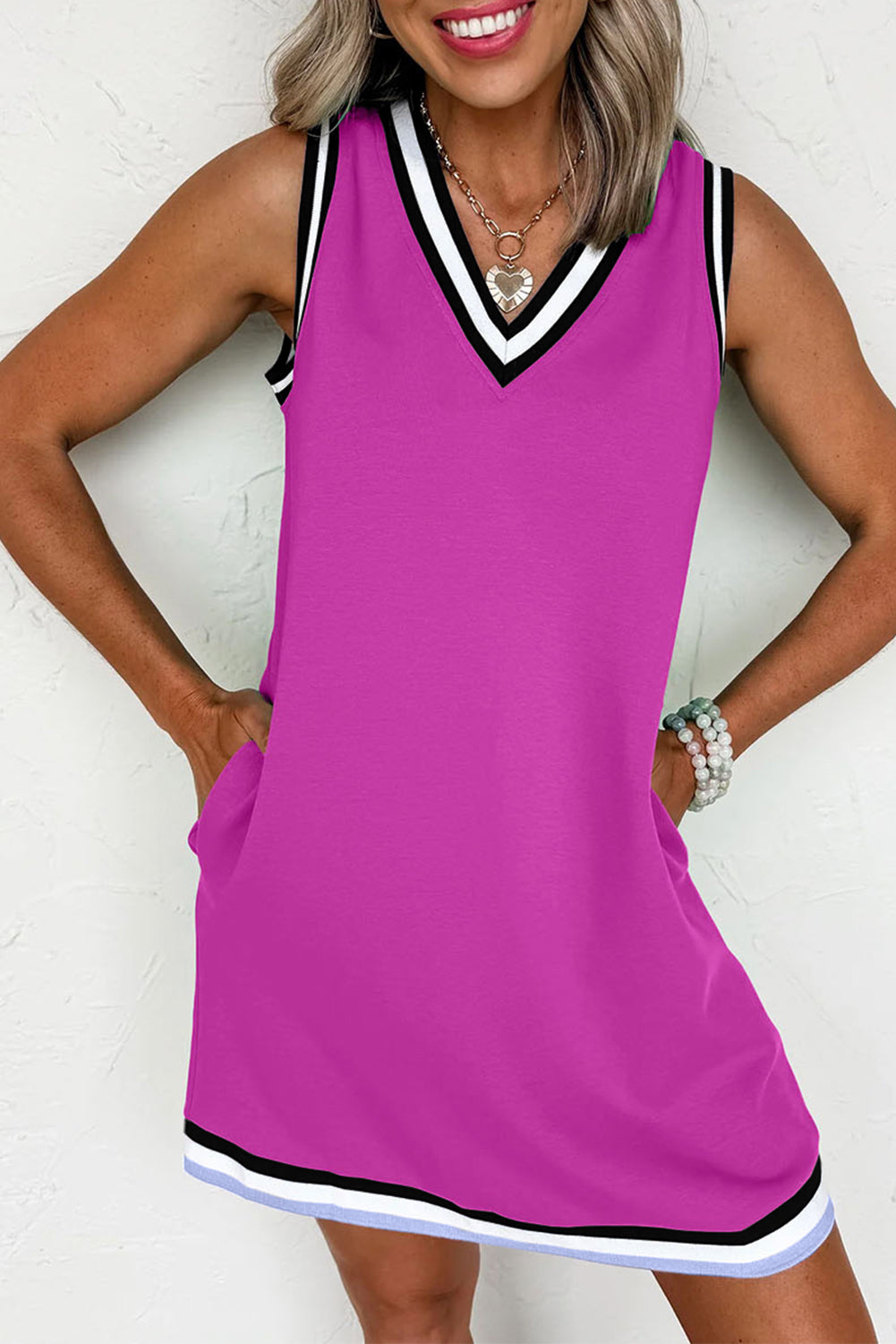 Vestido Mini Sin Mangas con Contraste de Color Orquídea Morada, Cuello de Pico y Corte Recto