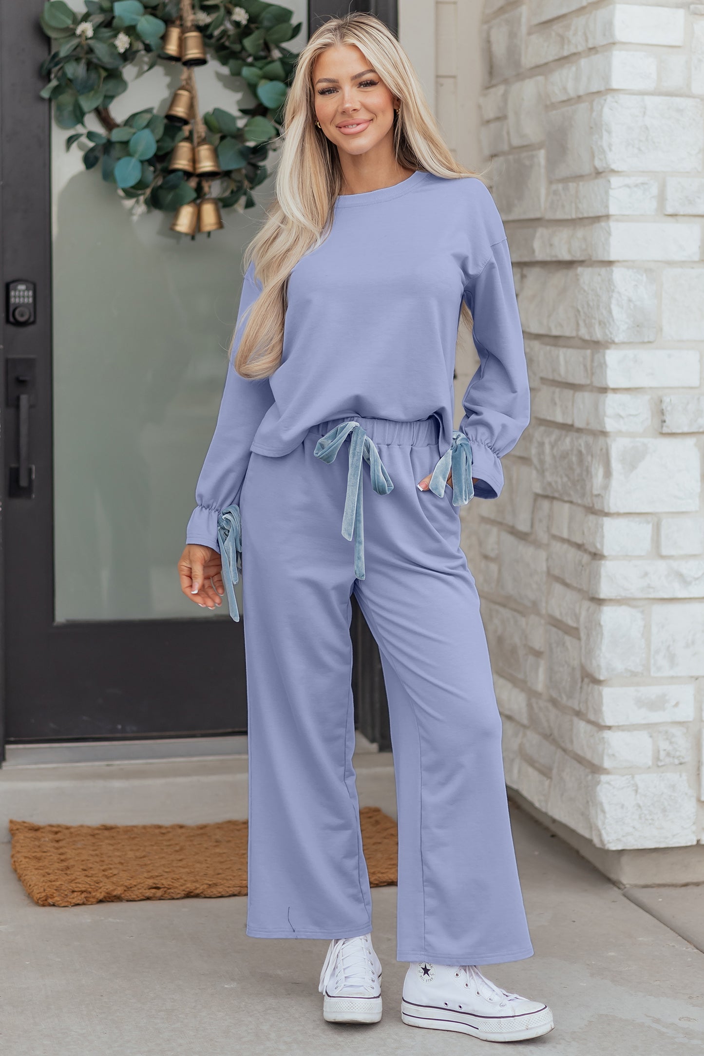 Top de manga larga con volante Beau Blue y pantalón con cordón, conjunto de salón de 2 piezas con lazo de terciopelo en contraste
