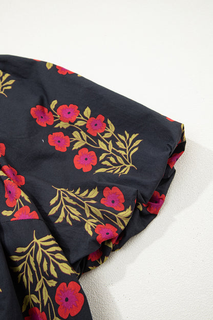 Blusa de algodón con estampado floral y ribete a rayas Ricrac de talla grande en color negro y manga corta