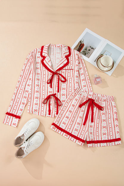 Conjunto de pijama de camisa de manga larga y pantalón corto con estampado de corazón floral dulce rojo y ribete en contraste