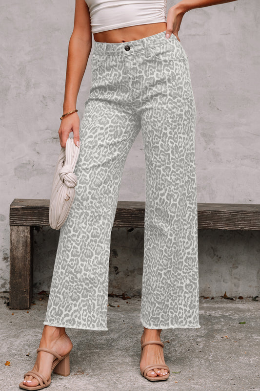 Vaqueros de pernera ancha de talle alto con bajo deshilachado y estampado de leopardo gris