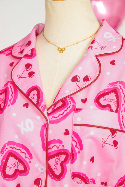 Pijama de 2 piezas de San Valentín con estampado de tarta de corazón rosa en contraste y volantes