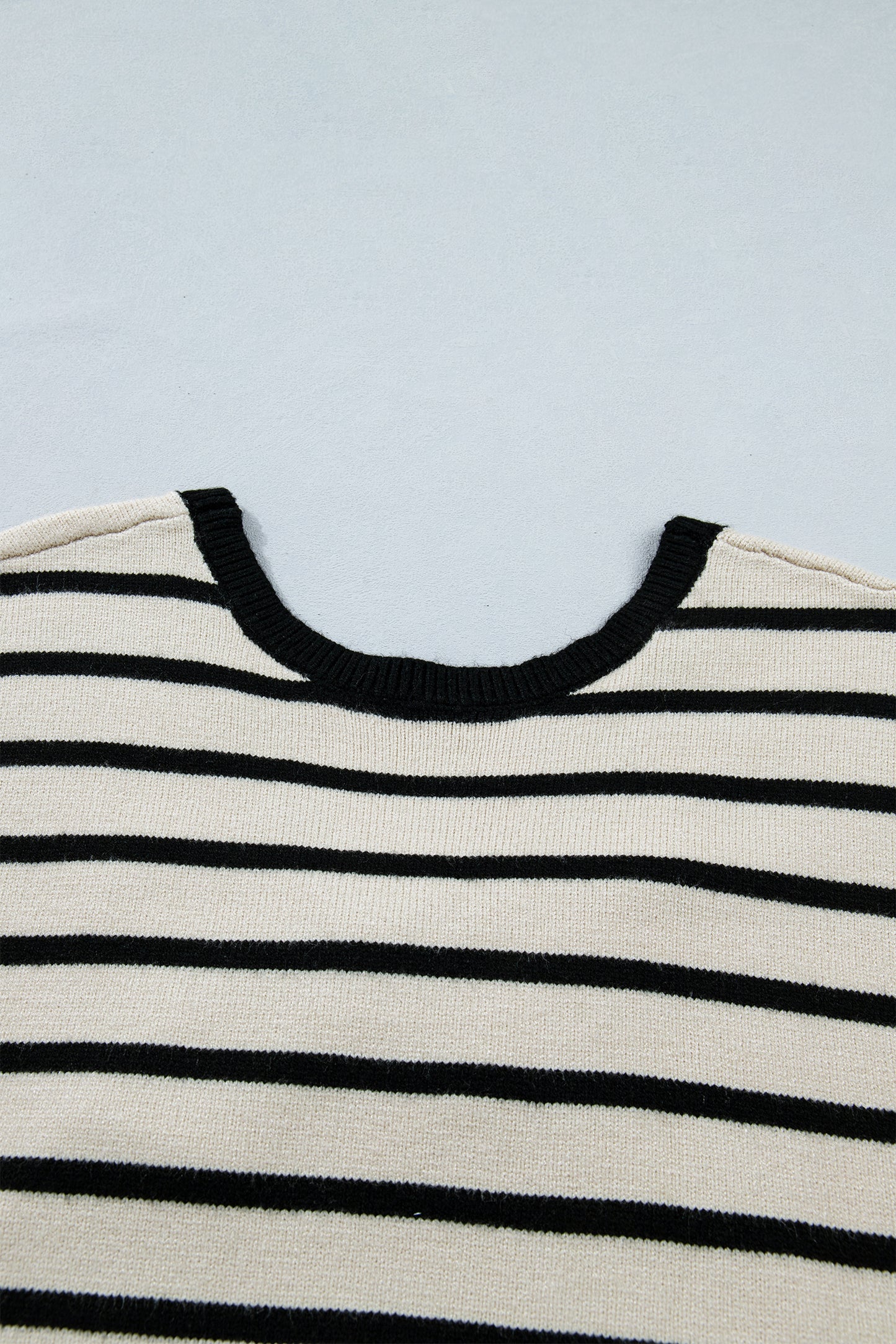 Jersey de manga corta con aplique de lazo de rayas negras