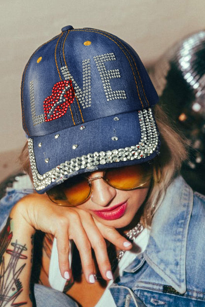Gorra de béisbol de mezclilla Ashleigh con labio LOVE adornado con diamantes de imitación azules