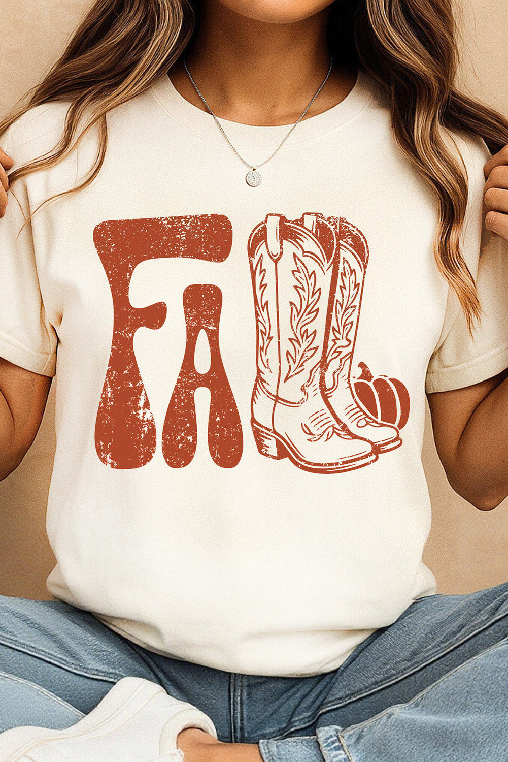 Camiseta gráfica con estampado de botas blancas de otoño y grietas