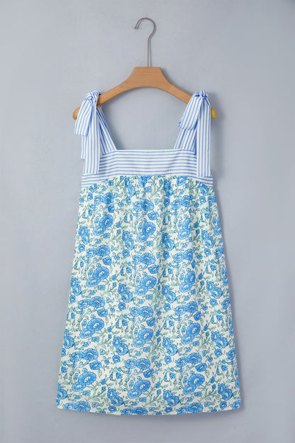 Vestido mini de lazo con tirantes, estampado floral azul cielo y retazos a rayas