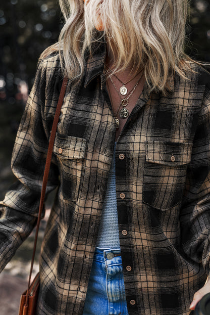 Camisa tipo chaqueta cepillada con doble bolsillo y estampado retro a cuadros multicolor