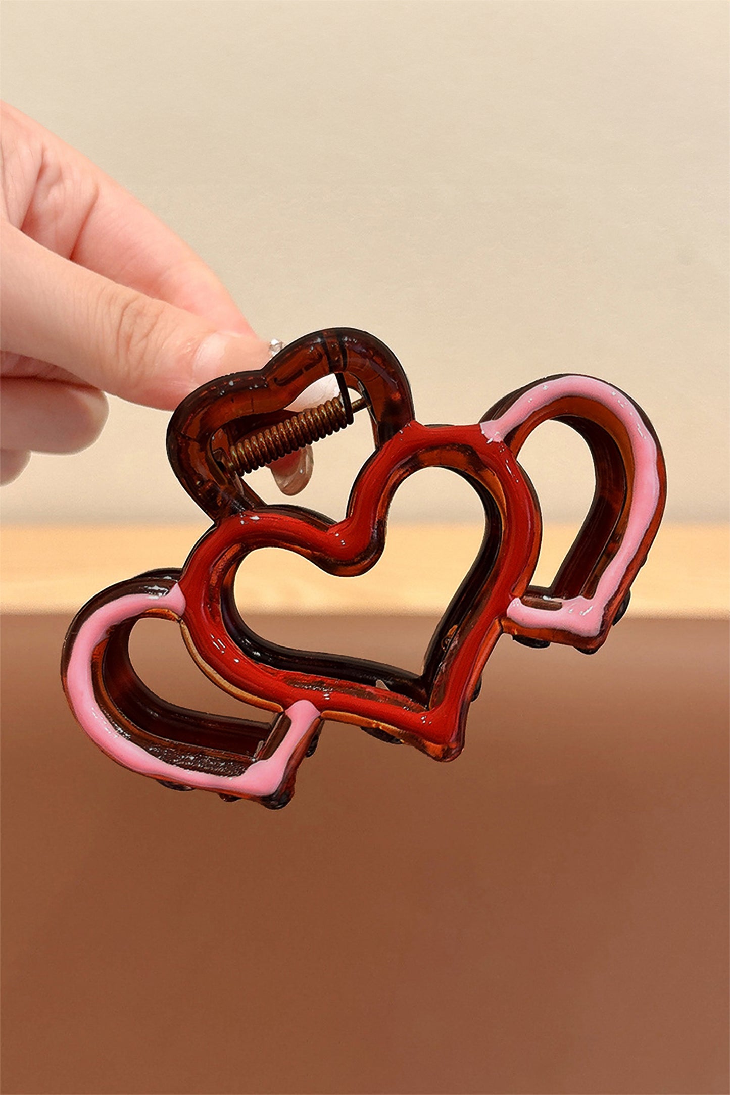 Bonbon Hollowed Heart Design Color Contrasted Acrylic Hair Claw Clip - Snoopy's Closet