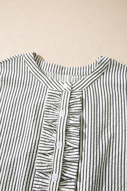 Vestido largo de manga corta con volantes y botones hasta la mitad, de rayas negras