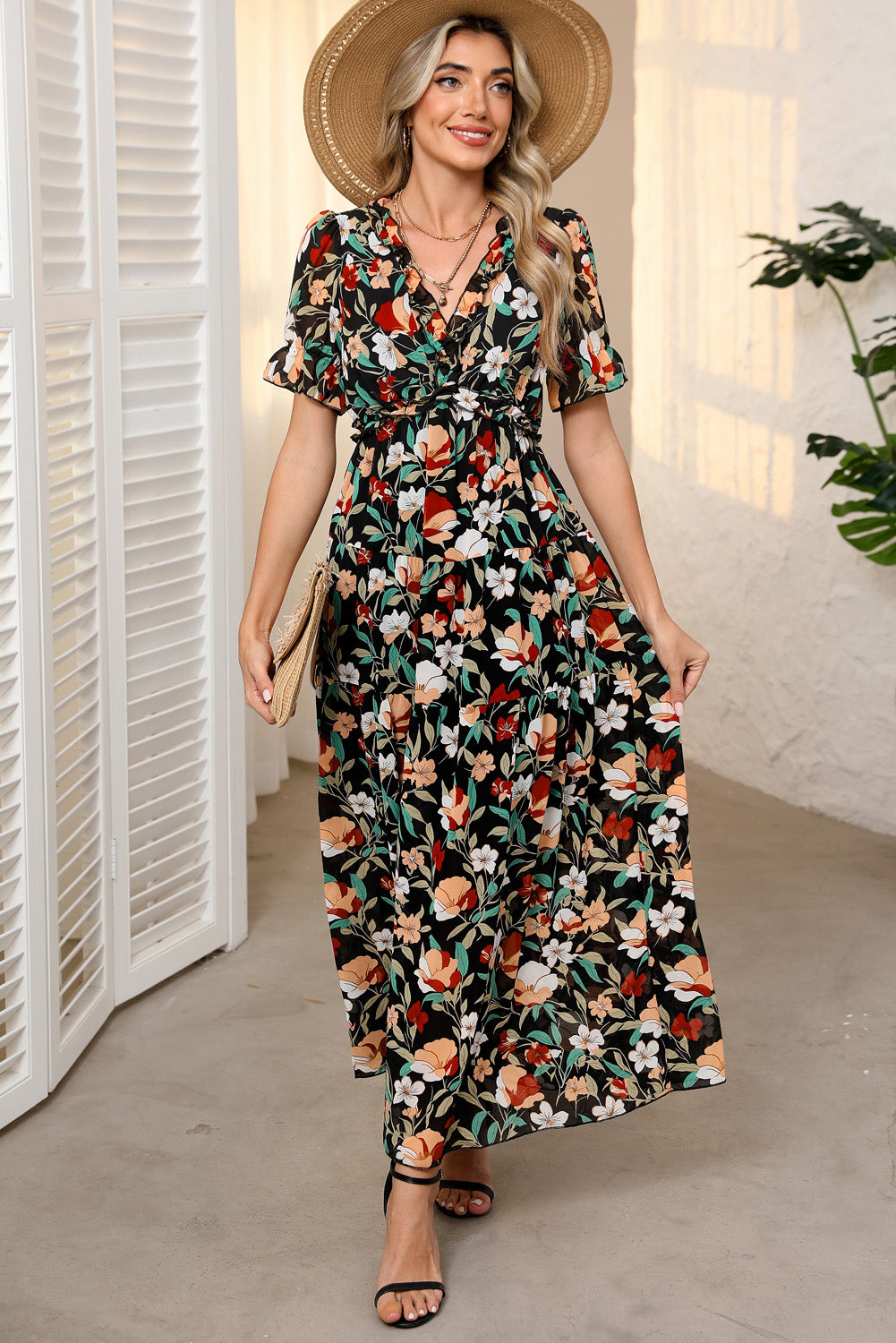 Vestido Maxi de Manga Corta con Volantes y Cuello de Pico con Estampado Floral Negro Ardiente