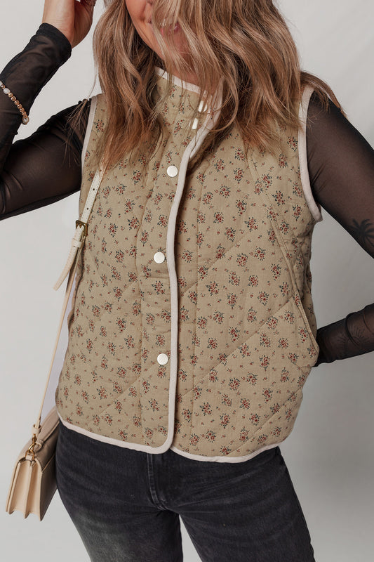 Chaleco guateado con estampado floral caqui y botones ocultos