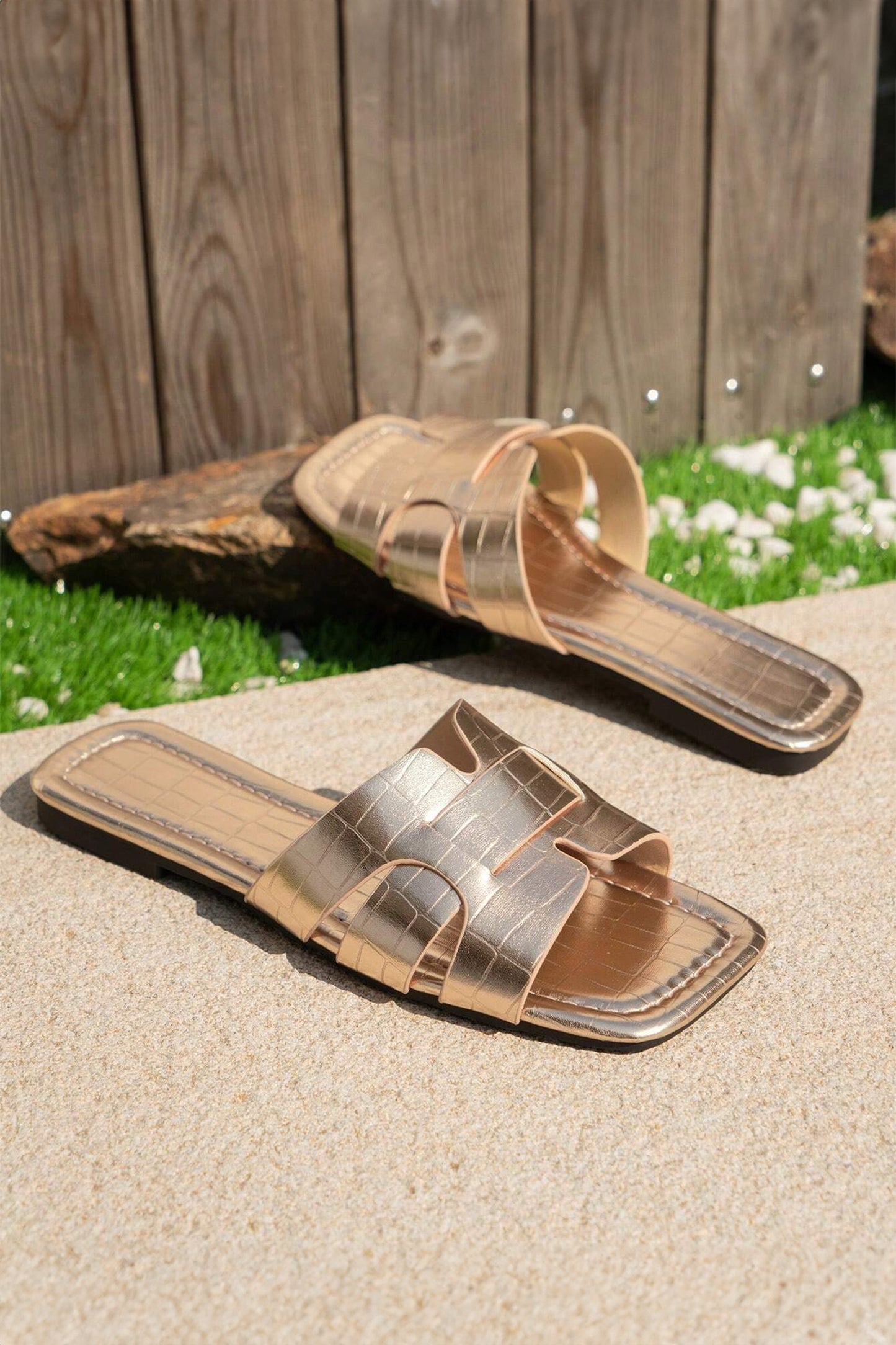 Gold Crocodile Pattern Roman Style Flat Slippers - Snoopy's Closet
