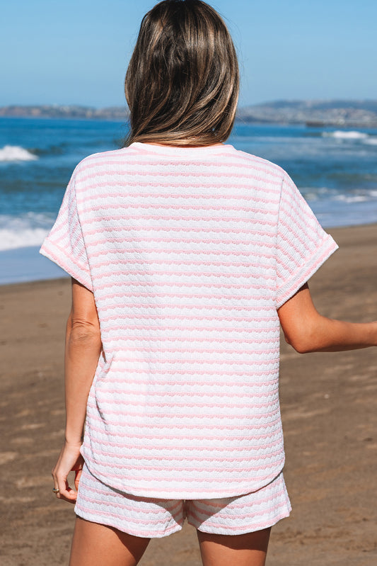 Conjunto de top de punto de manga corta a rayas rosas y shorts con cordón