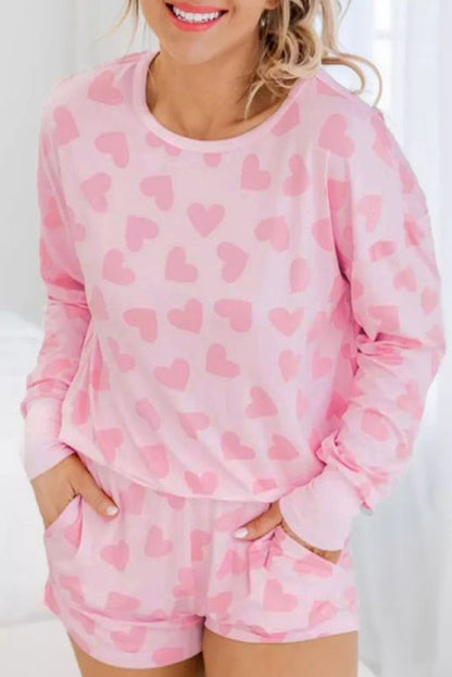 Conjunto de salón de top de manga larga y pantalón corto con estampado de corazones rosas de San Valentín