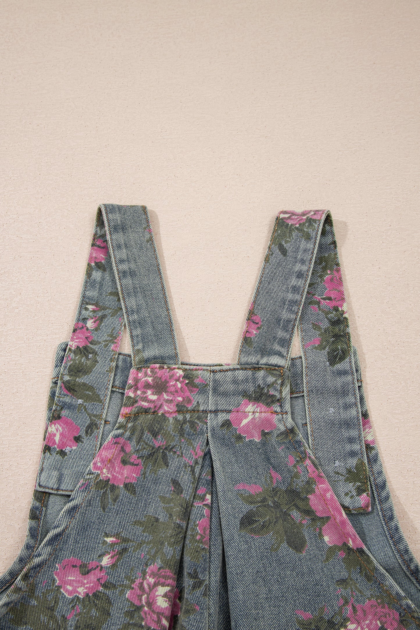 Mono vaquero de pierna ancha plisado de talle alto con estampado floral gris Beau