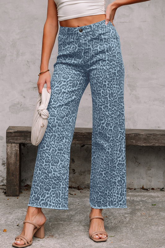 Vaqueros anchos de cintura alta con dobladillo deshilachado y estampado de leopardo azul cielo