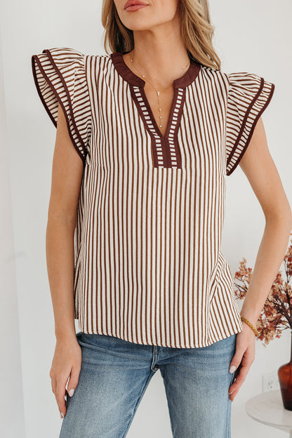 Blusa de manga corta con volantes dobles, cuello en V y rayas caqui