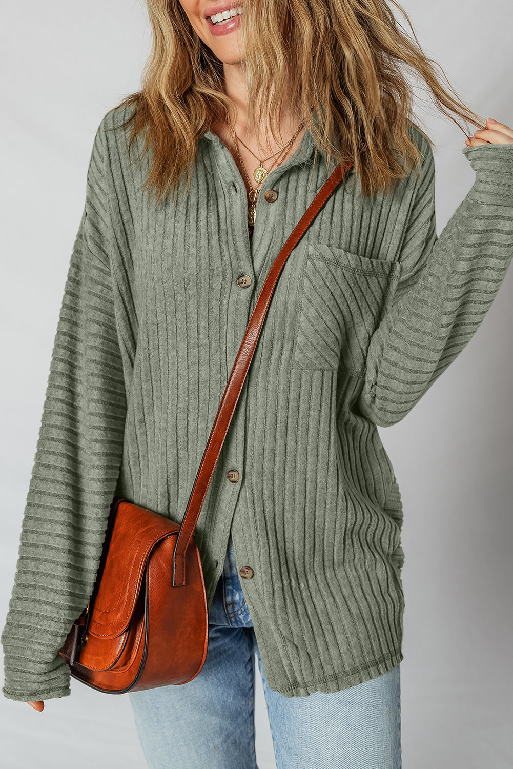 Chaqueta camisa Mist Green térmica acanalada con textura, hombros caídos y botones