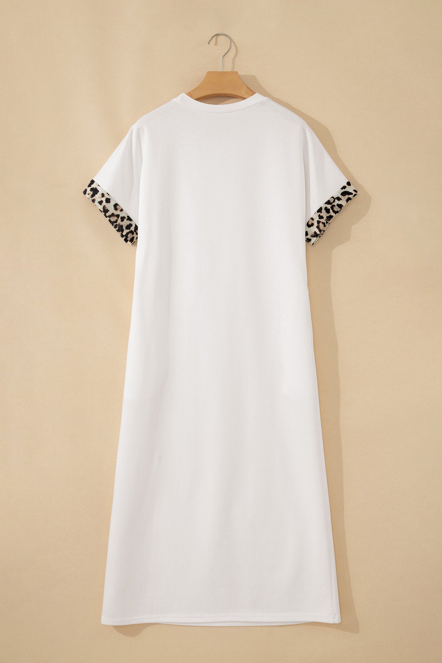 Vestido largo de manga corta con lazo de leopardo y contraste blanco