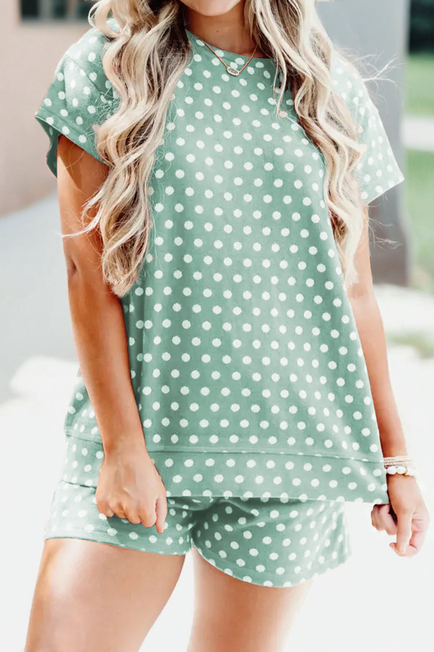 Conjunto corto estampado de lunares verdes