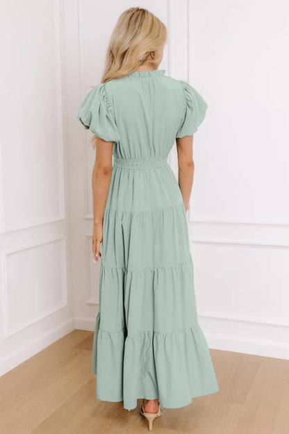 Vestido maxi escalonado de cintura alta con cuello en V y manga corta abullonada en color sólido Aqua claro