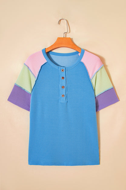 Camiseta Henley de manga corta con retales de bloques de color acanalados trenzados azules
