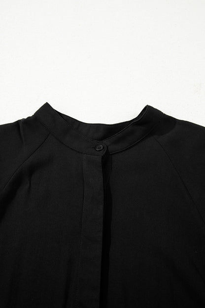 Vestido largo acampanado con volantes escalonados, manga corta y botones ocultos negros