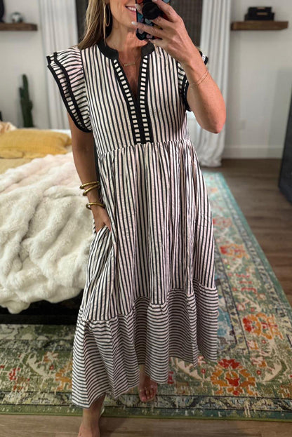 Vestido midi con cuello en V, manga corta con doble volante, ribete de contraste y rayas negras