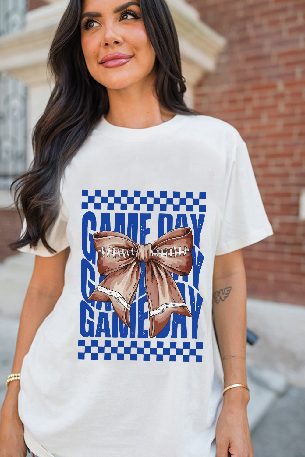 Camiseta Gráfica Blanca de Rugby con Lazo "GAME DAY"