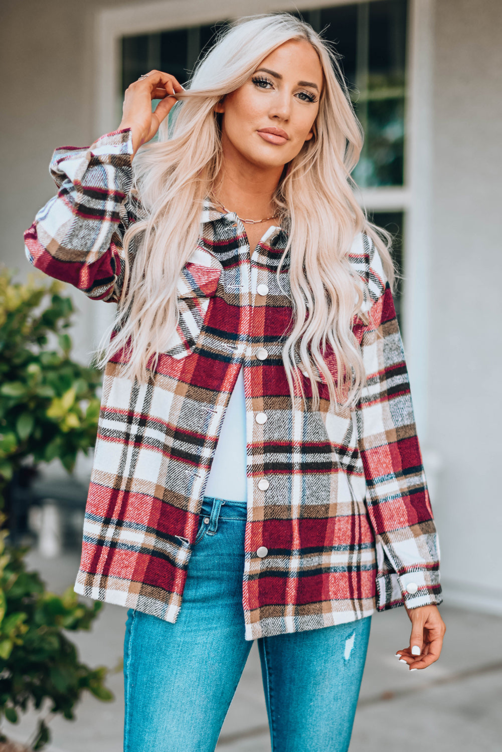 Chaqueta camisa con estampado a cuadros geométricos rojos intensos y bolsillos