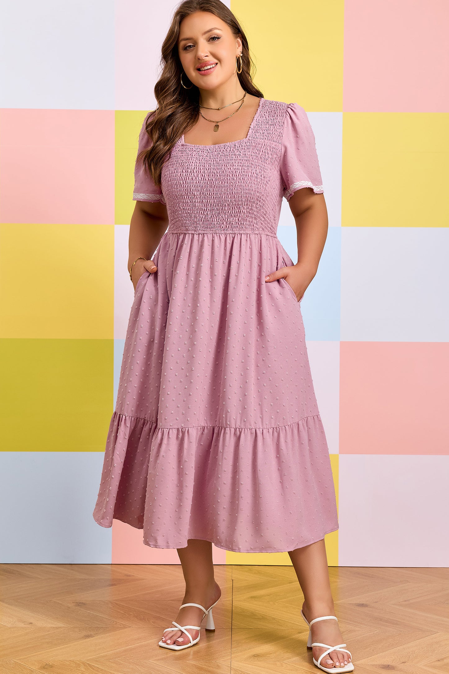 Vestido Midi Fluido Rosa Talla Grande con Manga Corta, Puntos Suizos y Cintura Fruncida
