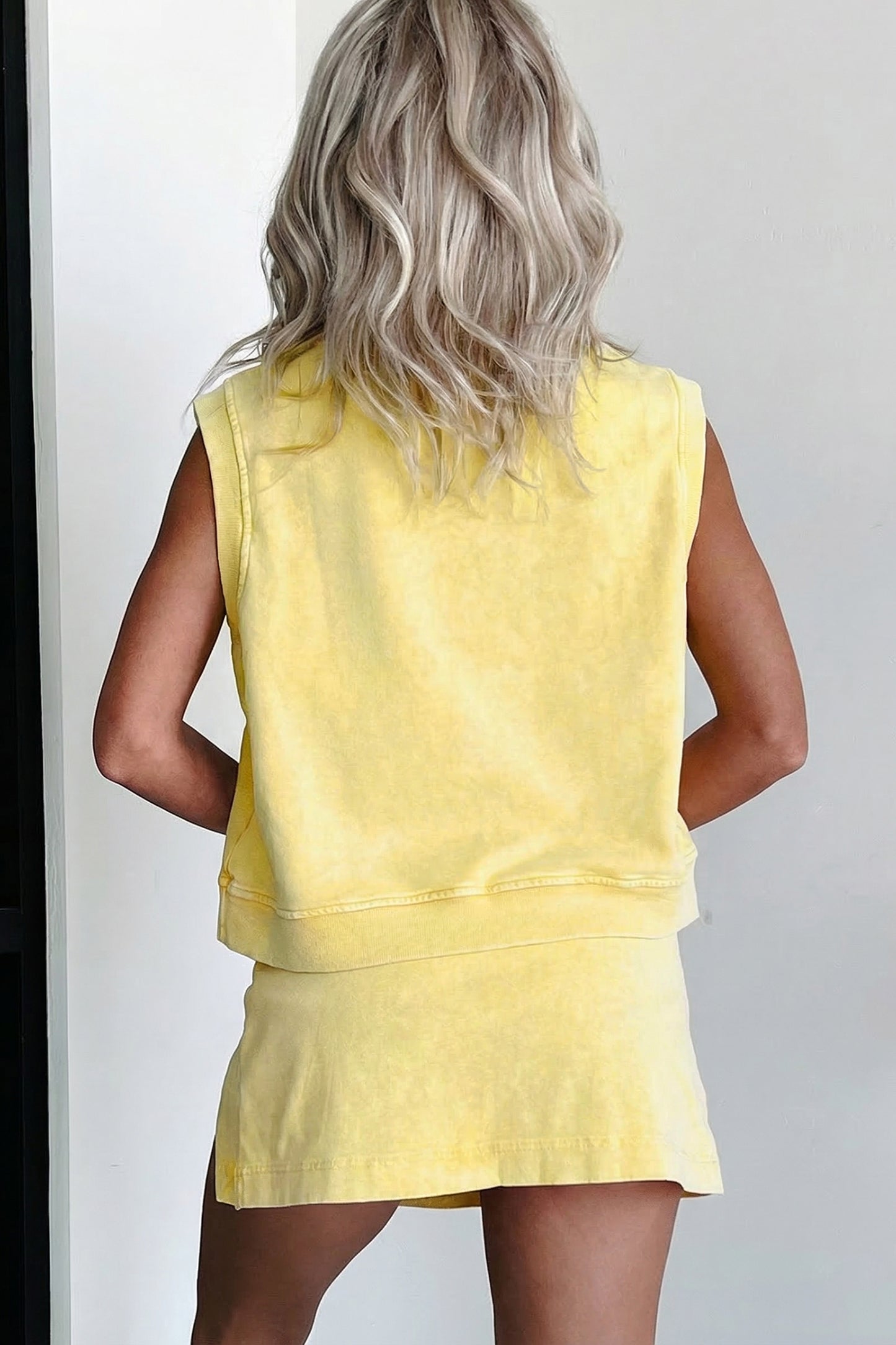 Conjunto de falda con abertura forrada y top de algodón mineral de 2 piezas, color amarillo crema