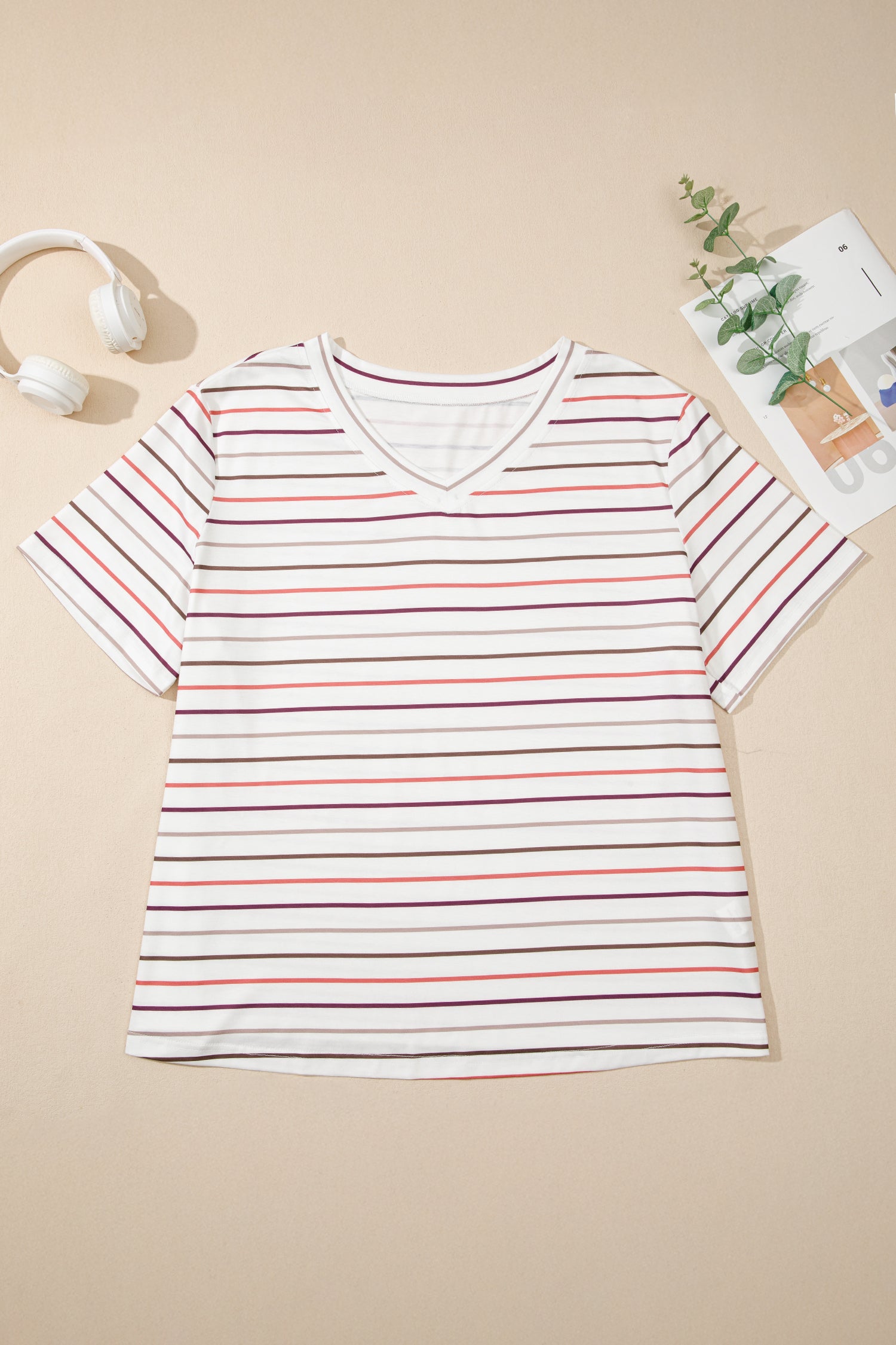 White Stripe V Neck Casual Plus Size Tee - Snoopy's Closet