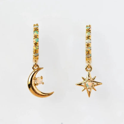 Pendientes de aro chapados en oro Lucky Charm con colgante de luna de ópalo para mujer, uso diario, estilo lindo