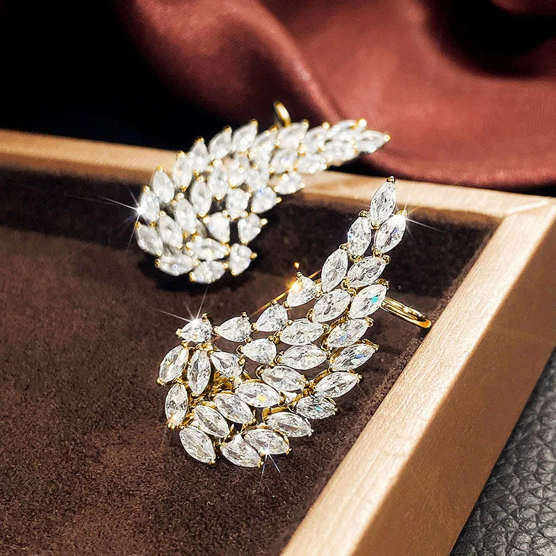Pendientes de puño de hoja dorada con diamantes de imitación de cristal marquesa para mujer, fiesta, estilo romántico, joyería de moda, aleación chapada en oro