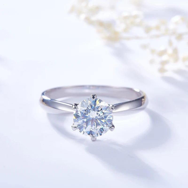 Anillo de Moissanita Personalizado de Seis Garras Femenino Elegante Anillo de Plata de Ley S925 Anillo de Joyería Fina para Mujer de Corte Brillante Redondo