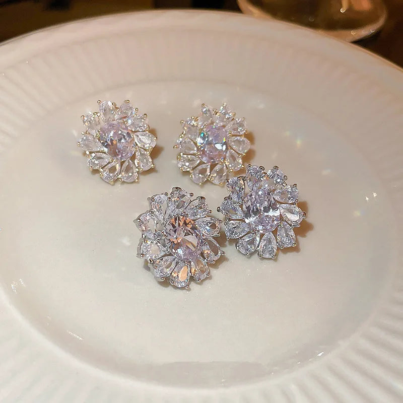 Pendientes de flor de oro blanco con cristales y pedrería en engaste de garra, joyería romántica de boda para mujer