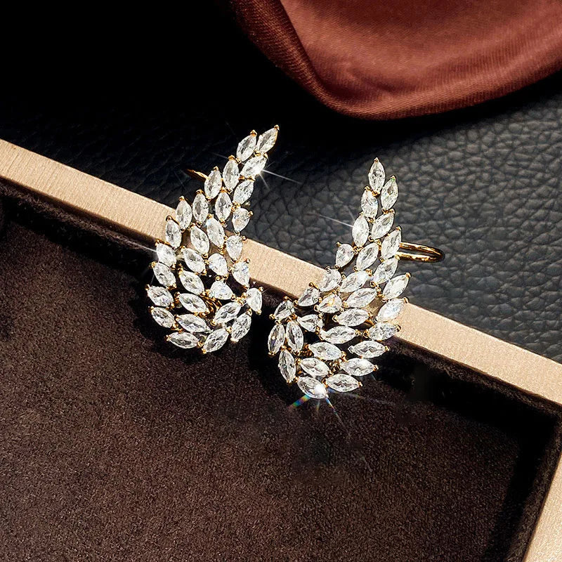 Pendientes de puño de hoja dorada con diamantes de imitación de cristal marquesa para mujer, fiesta, estilo romántico, joyería de moda, aleación chapada en oro