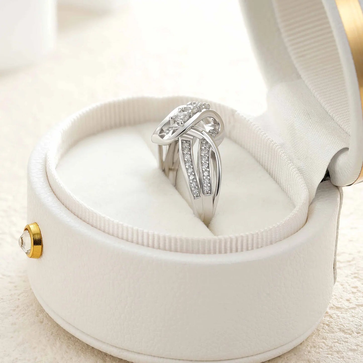 Newshe Anillos de compromiso de plata 925 para mujer, diseño de nudo único, circonita cúbica brillante AAAAA, anillo llamativo