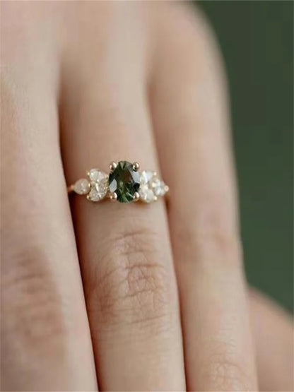 European and American Anniversary Couple Gift: European and American New Geometric Ring Luxury Green Zircon Accessory