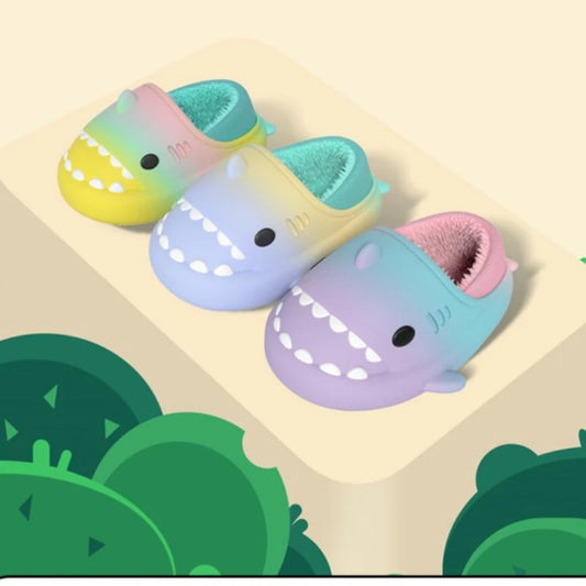 Invierno Lindas pantuflas de tiburón de EVA para niños, niñas, suaves, de interior, de algodón, sandalias para niños, antideslizantes, gruesas, zapatos impermeables para niños