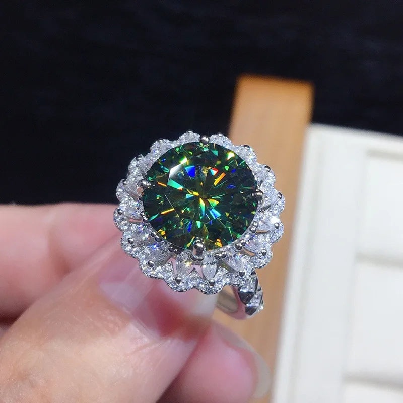 European and American Anniversary Couple Gift: European and American New Geometric Ring Luxury Green Zircon Accessory