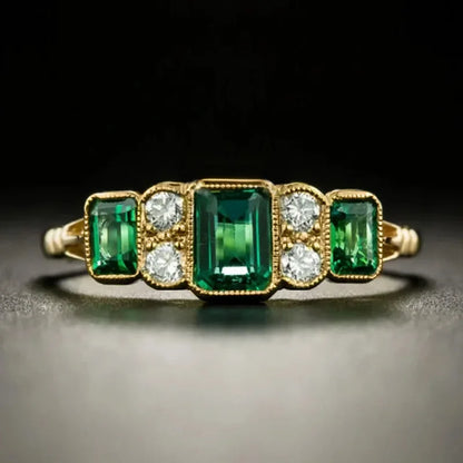 European and American Anniversary Couple Gift: European and American New Geometric Ring Luxury Green Zircon Accessory