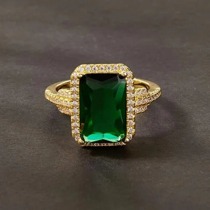 European and American Anniversary Couple Gift: European and American New Geometric Ring Luxury Green Zircon Accessory
